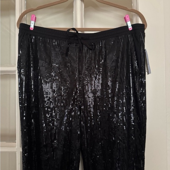 Time & Tru black sequined joggers - Picture 5 of 7